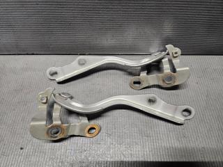 Петля капота Toyota VOXY ZRR70 3ZR 53410-28070 5 ракурс