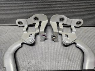 Петля капота Toyota VOXY ZRR70 3ZR 53410-28070 2 ракурс