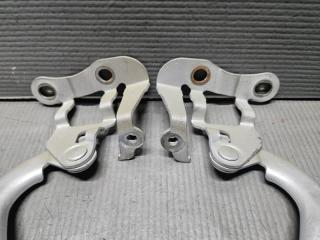 Петля капота Toyota VOXY ZRR70 3ZR 53410-28070 2 ракурс