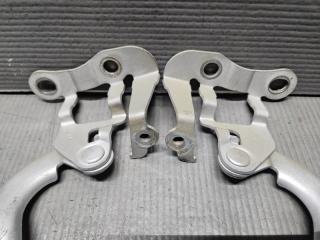 Петля капота Toyota VOXY ZRR70 3ZR 53410-28070 2 ракурс