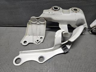 Петля капота Lexus LS460 USF40 53420-50080 2 ракурс