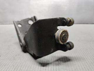 Ролик раздвижной двери левый Honda STEPWGN RF3, RF4 K20A 72560-S7S-003 4 ракурс Ролик раздвижной двери левый Honda STEPWGN RF3, RF4 K20A 72560-S7S-003 4 ракурс