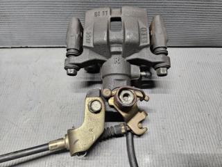 Суппорт правый задний Mazda ATENZA GGEP, GG3P, GGES, GG3S, GYEW, GY3W LF, L3 GPZB2698ZA 3 ракурс Суппорт правый задний Mazda ATENZA GGEP, GG3P, GGES, GG3S, GYEW, GY3W LF, L3 GPZB2698ZA 3 ракурс