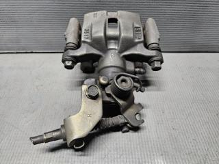 Суппорт правый задний Mazda ATENZA GGEP, GG3P, GGES, GG3S, GYEW, GY3W LF, L3 GPZB2698ZA 3 ракурс Суппорт правый задний Mazda ATENZA GGEP, GG3P, GGES, GG3S, GYEW, GY3W LF, L3 GPZB2698ZA 3 ракурс