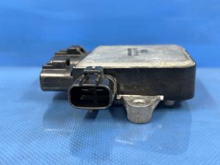 Блок управления вентилятором охлаждения Mazda MPV LW3W L3 21493 C370B 4 ракурс