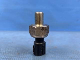 Датчик давления топлива Toyota MARK II JZX110 1JZ 89458-22010 5 ракурс