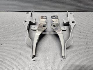 Петля капота Nissan STAGEA M35 VQ25 65400AL500 3 ракурс Петля капота Nissan STAGEA M35 VQ25 65400AL500 3 ракурс