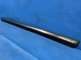 Молдинг на дверь правый передний Nissan TEANA J31, TNJ31, PJ31 VQ23 3 ракурс