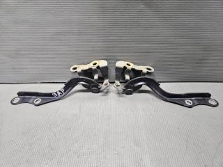 Петля капота Toyota VOXY ZRR70 3ZR 5341028070 1 ракурс