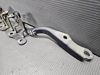 Петля капота Toyota VOXY ZRR70 3ZR 5341028070 5 ракурс
