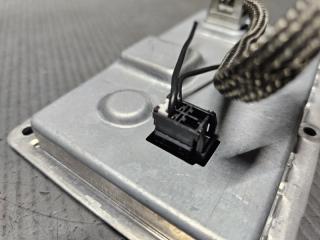 Блок ксенона Audi A4, S4 8E2, 8E5 73010157 5 ракурс Блок ксенона Audi A4, S4 8E2, 8E5 73010157 5 ракурс