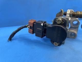 Датчик с педали газа Mitsubishi DELICA PE8W 4M40 ME202649 2 ракурс Датчик с педали газа Mitsubishi DELICA PE8W 4M40 ME202649 2 ракурс