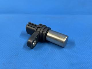 Датчик положения коленвала Nissan ELGRAND E51, ME51, MNE51, NE51 VQ25 A29-690 Y00 2 ракурс