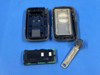 Ключ зажигания Toyota PRIUS ZVW30 2ZR 001YUA/1033/14ADA-02 2 ракурс