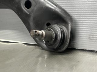 Рычаг правый передний Toyota ISIS ZGM11 3ZR 48068-29255 2 ракурс