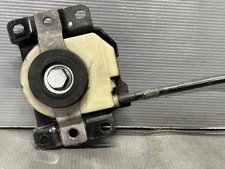 Крепление запасного колеса Toyota WISH ZGE20, ZGE21, ZGE25 2ZR 51900-68010 5 ракурс Крепление запасного колеса Toyota WISH ZGE20, ZGE21, ZGE25 2ZR 51900-68010 5 ракурс