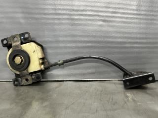 Крепление запасного колеса Toyota WISH ZGE20, ZGE21, ZGE25 2ZR 51900-68010 4 ракурс Крепление запасного колеса Toyota WISH ZGE20, ZGE21, ZGE25 2ZR 51900-68010 4 ракурс