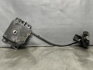 Крепление запасного колеса Toyota WISH ZGE20, ZGE21, ZGE25 2ZR 51900-68010 1 ракурс Крепление запасного колеса Toyota WISH ZGE20, ZGE21, ZGE25 2ZR 51900-68010 1 ракурс