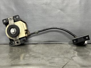 Крепление запасного колеса Toyota WISH ZGE20, ZGE21, ZGE25 2ZR 51900-68010 4 ракурс Крепление запасного колеса Toyota WISH ZGE20, ZGE21, ZGE25 2ZR 51900-68010 4 ракурс
