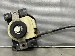 Крепление запасного колеса Toyota WISH ZGE20, ZGE21, ZGE25 2ZR 51900-68010 5 ракурс Крепление запасного колеса Toyota WISH ZGE20, ZGE21, ZGE25 2ZR 51900-68010 5 ракурс