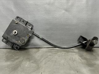 Крепление запасного колеса Toyota WISH ZGE20, ZGE21, ZGE25 2ZR 51900-68010 1 ракурс Крепление запасного колеса Toyota WISH ZGE20, ZGE21, ZGE25 2ZR 51900-68010 1 ракурс