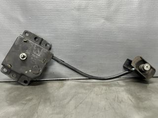 Крепление запасного колеса Toyota WISH ZGE20, ZGE21, ZGE25 2ZR 51900-68010 1 ракурс Крепление запасного колеса Toyota WISH ZGE20, ZGE21, ZGE25 2ZR 51900-68010 1 ракурс