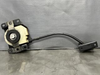 Крепление запасного колеса Toyota WISH ZGE20, ZGE21, ZGE25 2ZR 51900-68010 4 ракурс Крепление запасного колеса Toyota WISH ZGE20, ZGE21, ZGE25 2ZR 51900-68010 4 ракурс