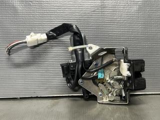 Замок 5-й двери Toyota HIGHLANDER GSU40, GSU45, MHU48 3MZ, 2GR 69350-28160 1 ракурс