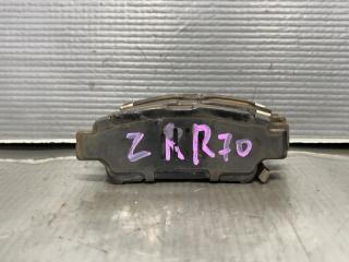 Тормозные колодки задние Toyota NOAH ZRR70 3ZR 04466-45010 4 ракурс