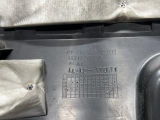 Пластиковая крышка на двс Toyota NOAH ZRR70, ZRR75 3ZRFAE 11212-37031 4 ракурс