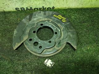 Щиток ступицы задний левый Nissan FUGA 2009