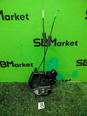 Замок двери задний правый Toyota Kluger 2004