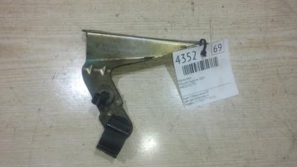 Фото запчасти кронштейн Porsche Cayenne 2004 Б/У запчасть Запчасть кронштейн Porsche Cayenne 2004