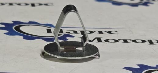 Запчасть зажим фиксации обивки Opel Astra H