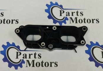 Переходник впускного коллектора левый Subaru Forester 2010