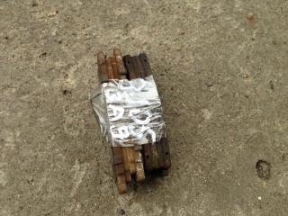 Тормозные колодки заднее MAZDA FAMILIA 2001 Б/У Тормозные колодки заднее MAZDA FAMILIA 2001