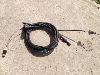 Тросик капота Toyota avensis 2007