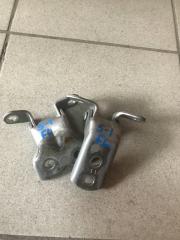 Петля двери передняя левая toyota COROLLA Б/У Петля двери передняя левая toyota COROLLA