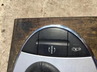 Кнопки на панели MERCEDES E-CLASS