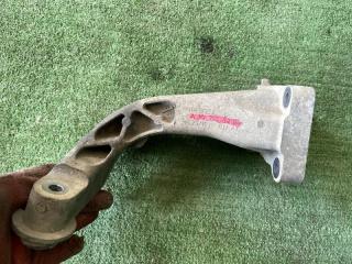 Кронштейн подушки двигателя правый Mercedes c-class