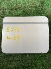 Запчасть лючок бензобака NISSAN BLUEBIRD Серебро