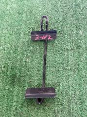 Запчасть крепление аккумулятора MAZDA CAPELLA