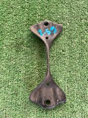 Запчасть крепление аккумулятора NISSAN BLUEBIRD