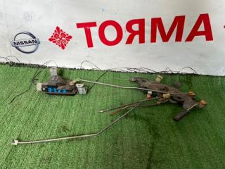 Замок двери задний левый Mitsubishi RVR 1995