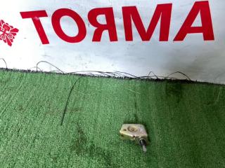 Запчасть замок лючка бензобака TOYOTA SPRINTER MARINO 1996