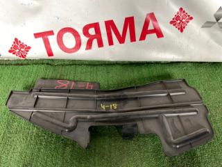 Дефлектор радиатора левый Toyota avensis 2004