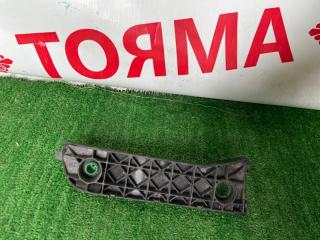 Фото запчасти крепление бампера переднее правое TOYOTA PROBOX Б/У запчасть Запчасть крепление бампера переднее правое TOYOTA PROBOX