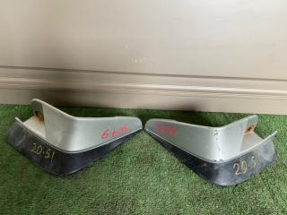 Брызговик задний NISSAN SUNNY