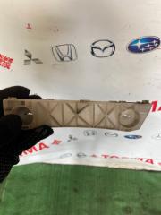 Запчасть крепление бампера переднее правое NISSAN BLUEBIRD SYLPHY
