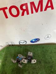Запчасть петля двери передняя правая Toyota voltz 2002